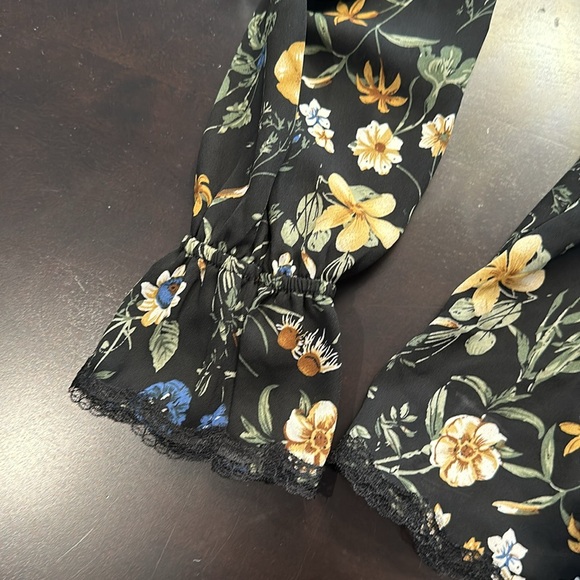 DEX XS blouse Lacey and pretty - Picture 3 of 6